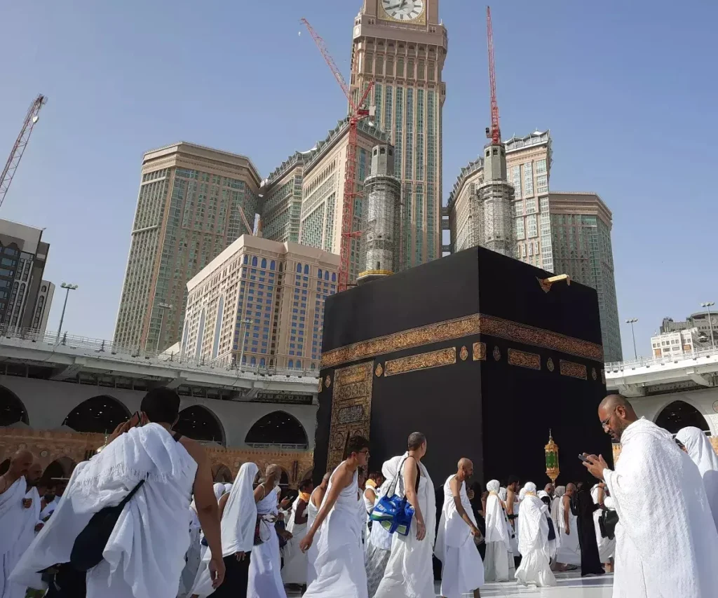 performing umrah
