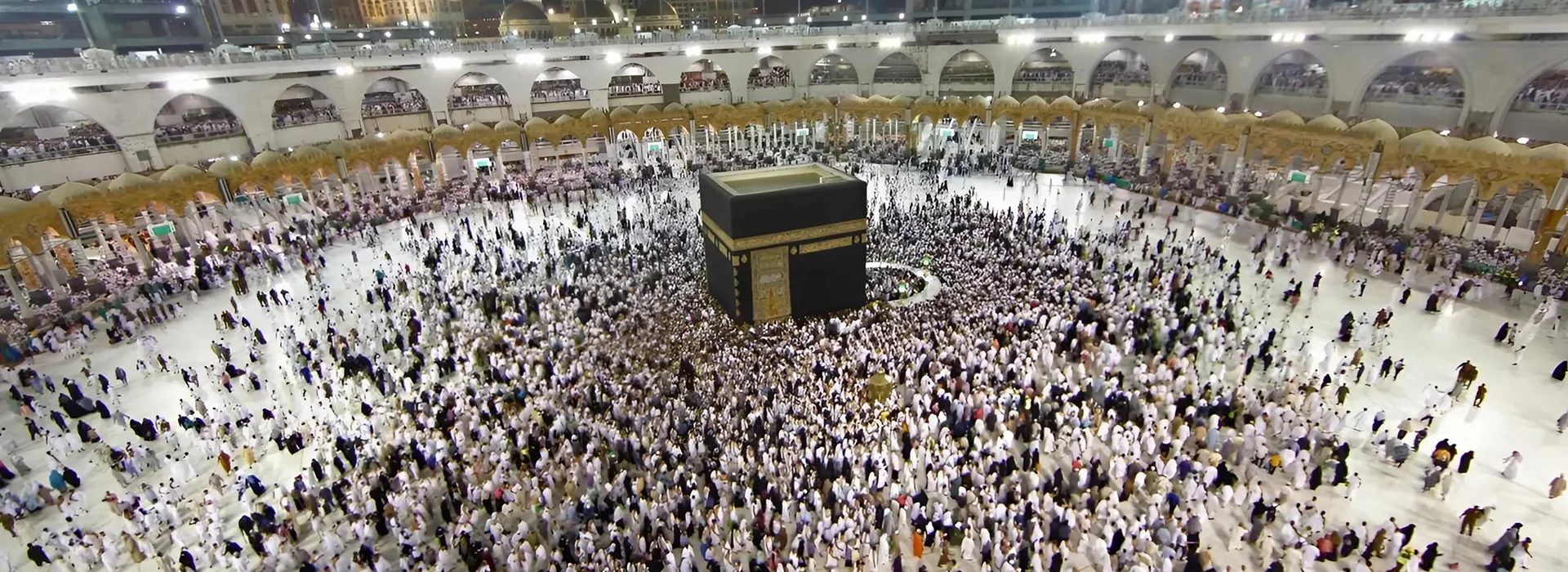 Zamzam Water Facts & Sunnah Uses After Umrah