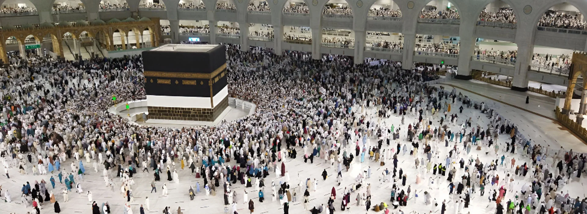 Is It Better to Perform Umrah During School Holidays?