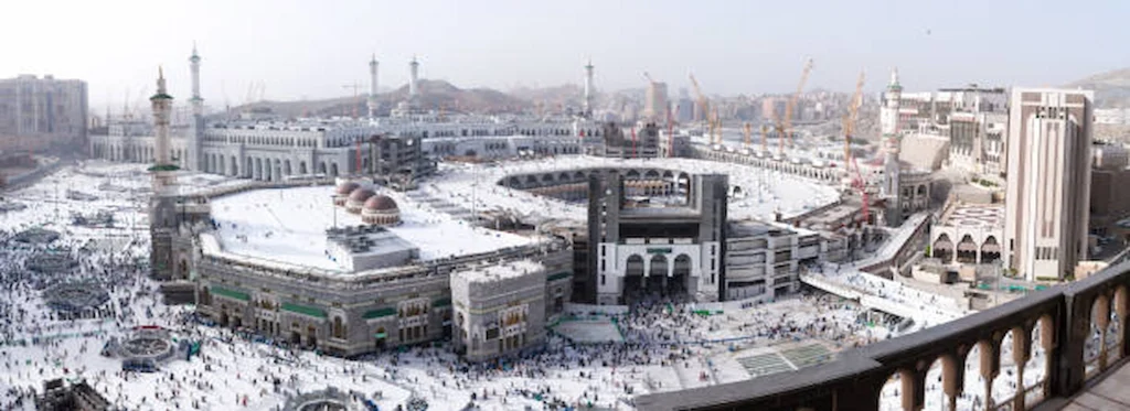 winter weather enhances the umrah