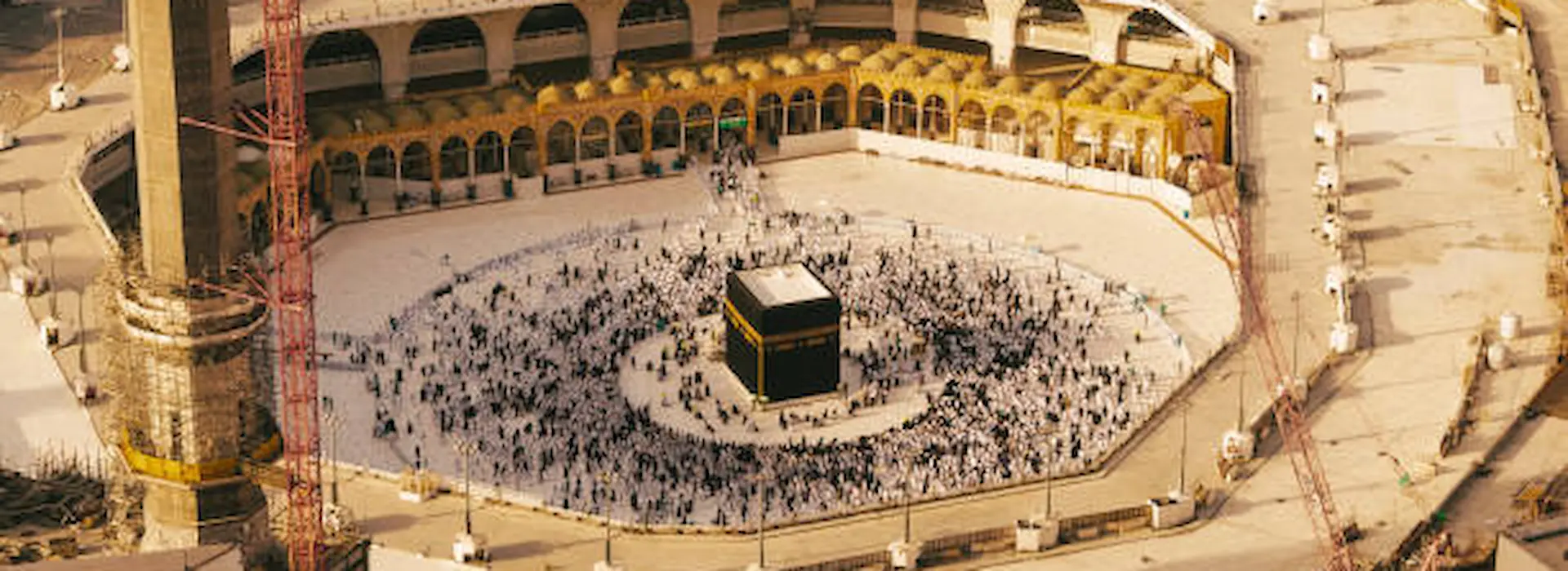 Emotional Challenges People Face During Umrah